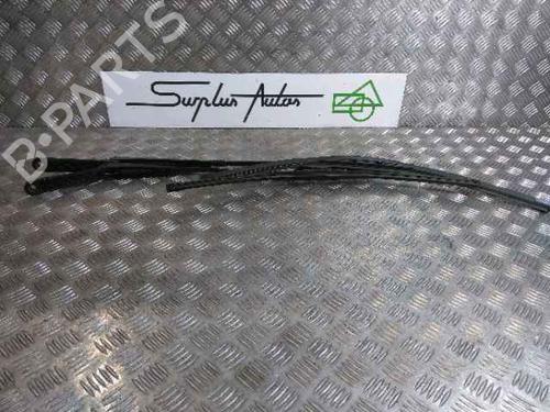 Used Front windshield wiper arm PEUGEOT 308 I (4A_, 4C_) 1.6 16V (120 hp) 25202390
