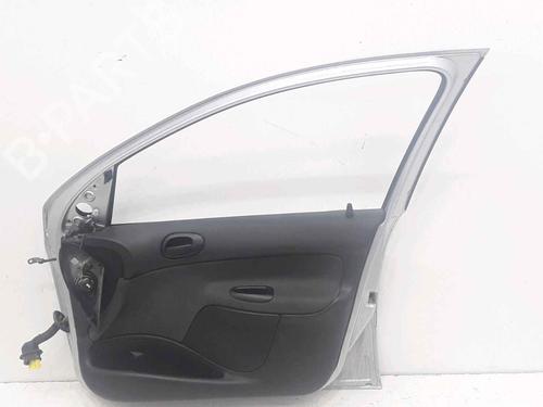 Right front door KIA SORENTO I (JC) 2.5 CRDi 4WD | BP25194025C3 