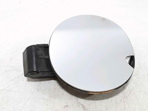 Używane Klapa wlewu paliwa PEUGEOT 208 I (CA_, CC_) 1.6 HDi (92 hp) 25183079