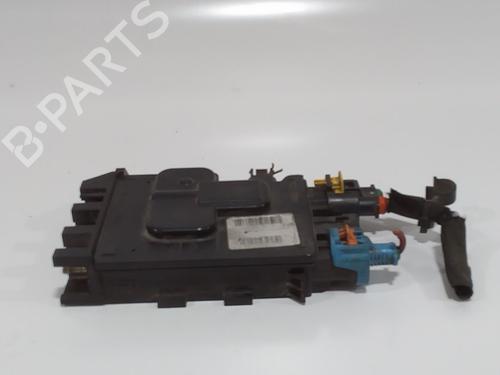 fuse-box-renault-megane-iii-hatchback-bz01_-b3_-2008-33858405 main image