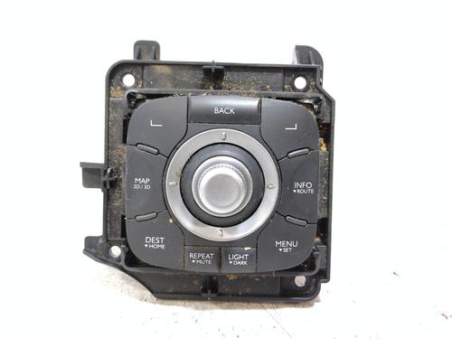 switch-renault-megane-iii-hatchback-bz01_-b3_-2008-34385796 main image