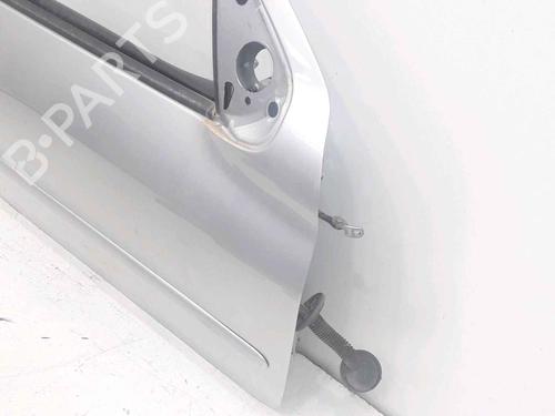 Right front door KIA SORENTO I (JC) 2.5 CRDi 4WD | BP25194025C3 