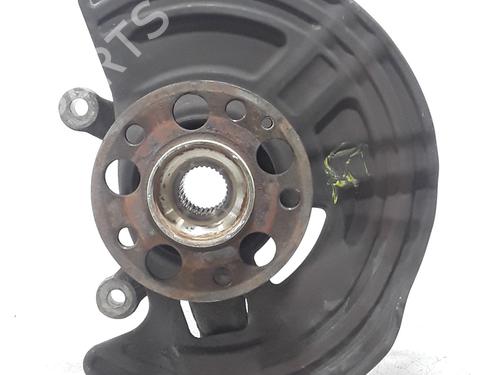 Used Left front steering knuckle Left front steering knuckle MERCEDES-BENZ A-CLASS (W176) A 180 CDI / d (176.012) (109 hp) 33858423 33858423
