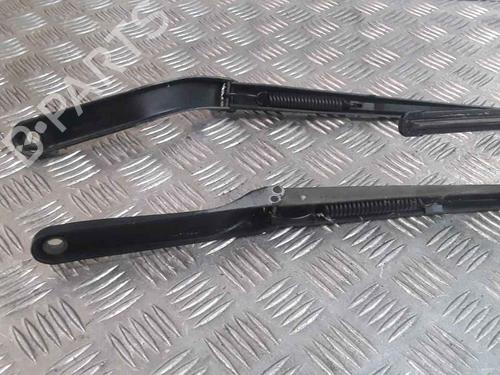 Front windshield wiper arm BMW X5 (E53) 3.0 d | BP25766272C143