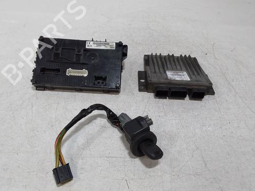 electronic-module-renault-clio-ii-bb_-cb_-1998-1999-2000-2001-2002-2003-2004-2005-2006-2007-2008-2009-2010-2011-2012-2013-2014-2015-2016-31795781 main image