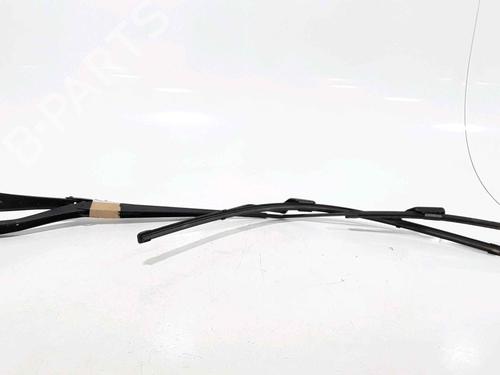 Used Front windshield wiper arm RENAULT CLIO V (B7_) 1.5 Blue dCi 85 (B7AG) (86 hp) 25202575