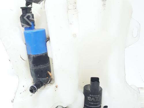 Windscreen washer tank PEUGEOT 3008 II SUV (MC_, MR_, MJ_, M4_) 1.6 THP 165 (M45GYW, M45GZW, M45GYV) | BP28330646C113 