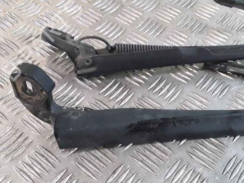 Front windshield wiper arm SEAT LEON (1P1) 1.9 TDI | BP25202243C143 