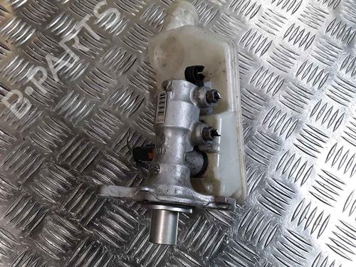 Used Brake master cylinder CITROËN C3 Picasso (SH_) 1.6 HDi (90 hp) 25163602