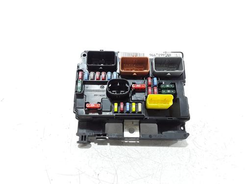 Boîte à Fusibles PEUGEOT 207 SW (WK_) 1.6 HDi (92 hp) 25181422