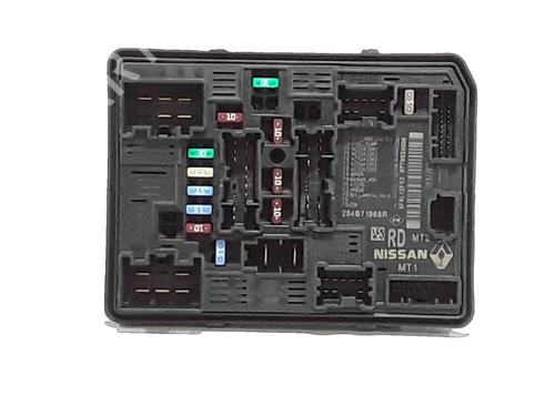 Used Fuse box Fuse box 39230196 39230196
