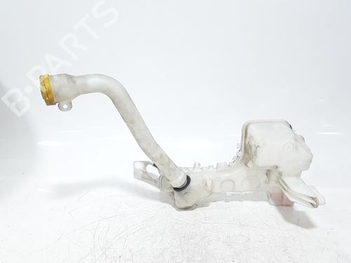 Used Windscreen washer tank RENAULT CAPTUR II (HF_) TCe 90 (HFM6) (91 hp) 28483916