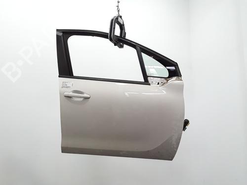Porte avant droite Porte avant droite PEUGEOT 208 I (CA_, CC_) 1.6 HDi / BlueHDi 75 (75 hp) 33917667 33917667
