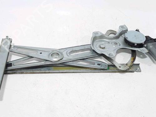Used Front right window mechanism TOYOTA YARIS (_P9_) 1.4 D-4D (NLP90_, NLP90R) (90 hp) 25191855