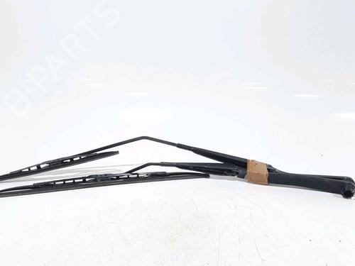 Used Front windshield wiper arm NISSAN JUKE (F15) 1.5 dCi (110 hp) 25202573