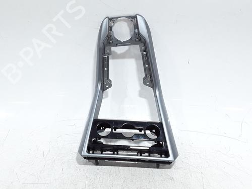 Used Middle console Middle console VW T-ROC (A11, D11) 2.0 TDI (150 hp) 33458703 33458703