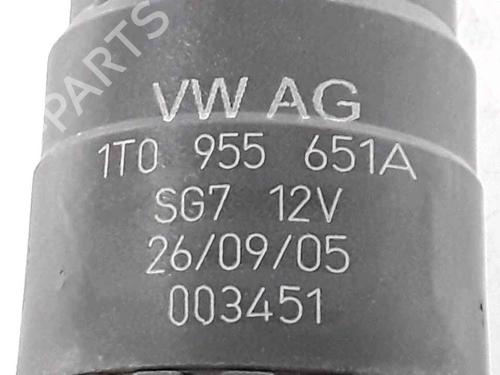 Washer pump VW GOLF V (1K1) 2.0 TDI 16V | BP25201753E24 