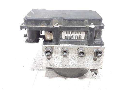 Used ABS pump RENAULT CLIO III Grandtour (KR0/1_) 1.5 dCi (75 hp) 25826834