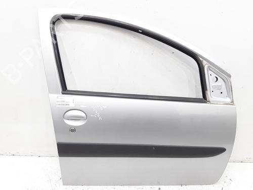 Used Right front door TOYOTA AYGO (_B1_) 1.0 (KGB10_, KGB10R) (68 hp) 25705069