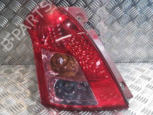 Venstre baglygte SUZUKI SWIFT III (MZ, EZ) 1.3 (RS413, ZC11S) (92 hp) 25765039