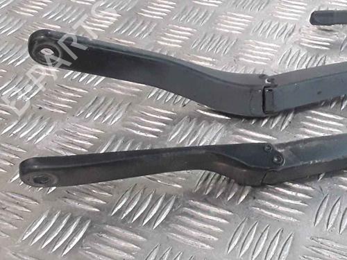 Front windshield wiper arm BMW X5 (E53) 3.0 d | BP25766272C143