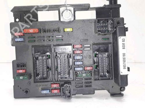 Used Fuse box PEUGEOT 206+ (2L_, 2M_) 1.4 HDi eco 70 (68 hp) 25178028