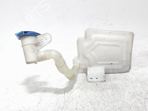 Used Windscreen washer tank Windscreen washer tank SEAT LEON (1P1) 1.6 TDI (105 hp) 39892393 39892393
