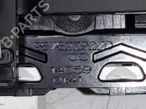 Right front window switch PEUGEOT 308 II (LB_, LP_, LW_, LH_, L3_) 1.6 HDi / BlueHDi 115 | BP29984704I26 