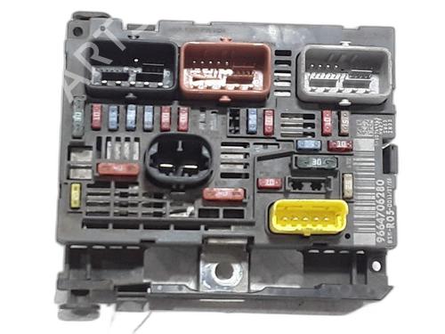 Fuse box PEUGEOT 308 I (4A_, 4C_) 1.6 HDi | BP30116743E1