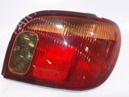 Højre baglygte TOYOTA YARIS (_P1_) 1.3 (SCP12_, SCP13_, SCP12R, SCP13R) (87 hp) 25192908