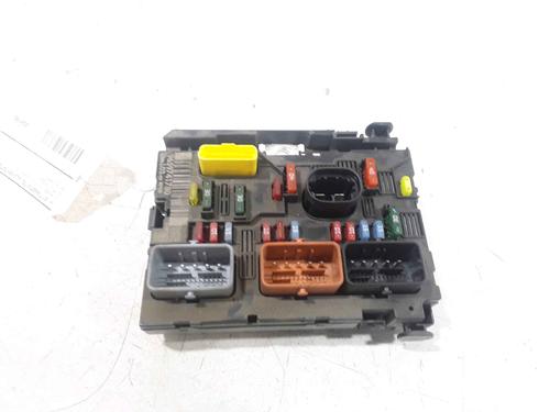 Used Fuse box CITROËN C2 (JM_) 1.4 HDi (68 hp) 25177767