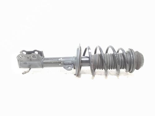 Used Right front shock absorber Right front shock absorber TOYOTA YARIS (_P13_) 1.5 Hybrid (NHP130_) (101 hp) 34528158 34528158