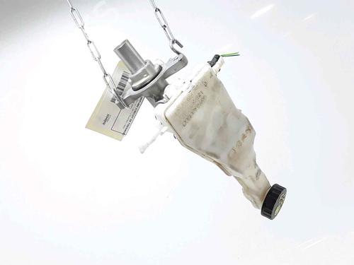 Used Brake master cylinder PEUGEOT 308 SW III (FC_, FJ_, FR_, F4_, FN_) PureTech 130 (FRHNSL, FRHNST) (131 hp) 25165875