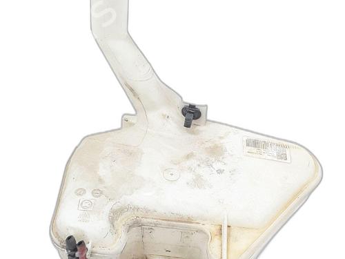 Used Windscreen washer tank TOYOTA YARIS (_P9_) 1.4 D-4D (NLP90_, NLP90R) (90 hp) 26014046