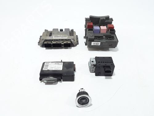 Used Electronic module RENAULT LAGUNA II Grandtour (KG0/1_) [2001-2007]  25179550
