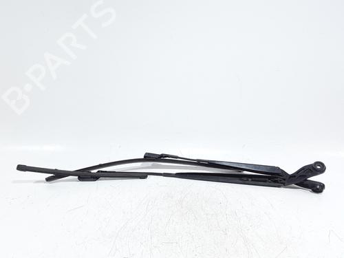 Used Front windshield wiper arm Front windshield wiper arm 37686069 37686069