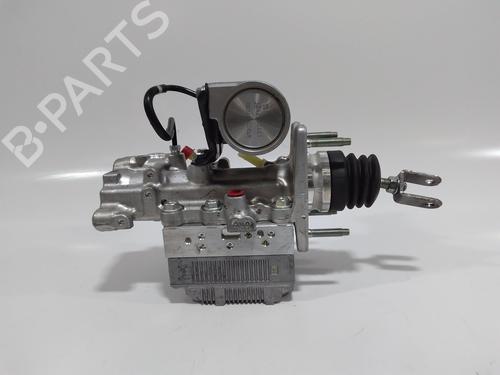 Used Brake master cylinder Brake master cylinder TOYOTA AURIS (_E18_) 1.8 Hybrid (ZWE186_, ZWE186R) (136 hp) 33892223 33892223