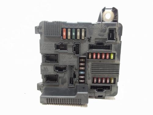 fuse-box-renault-scenic-ii-jm01_-2003-2004-2005-2006-2007-2008-2009-2010-33187453 main image