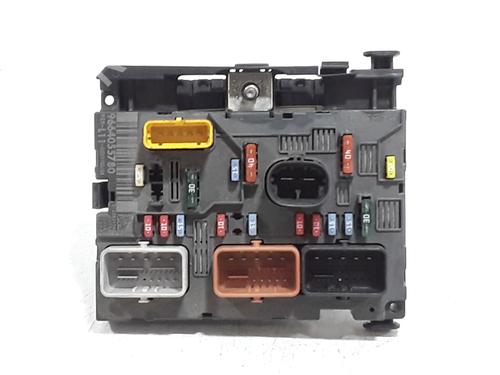 Used Fuse box Fuse box 37225258 37225258