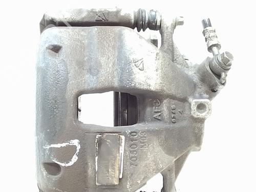Used Right front brake caliper Right front brake caliper PEUGEOT 308 II (LB_, LP_, LW_, LH_, L3_) 1.2 THP 130 (131 hp) 32689743 32689743