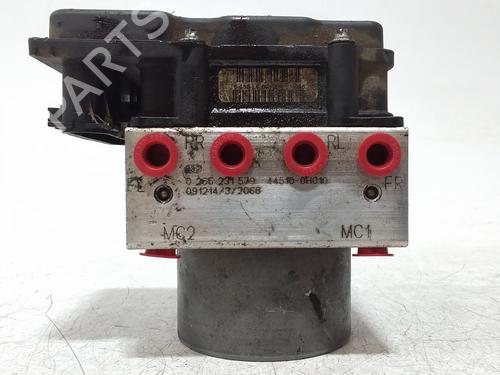 Used ABS pump TOYOTA AYGO (_B1_) 1.0 (KGB10_, KGB10R) (68 hp) 31118755