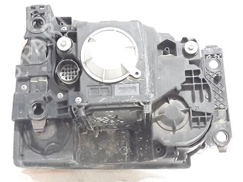 Left headlight LAND ROVER DISCOVERY III (L319) 2.7 TD 4x4 | BP29576938C28 