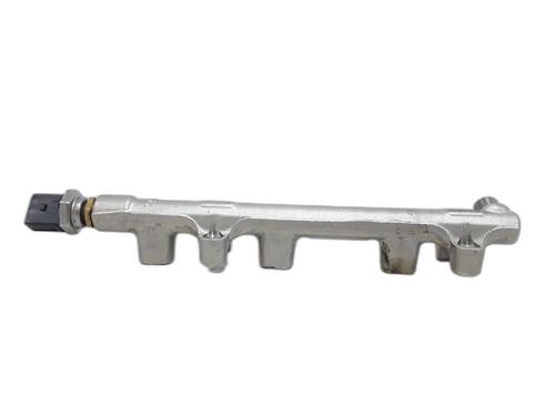 Used Injection rail VW POLO VI (AW1, BZ1, AE1) 1.0 TSI (95 hp) 30865641