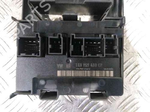 Fuse box SEAT LEON (1P1) 1.9 TDI | BP25176882E1