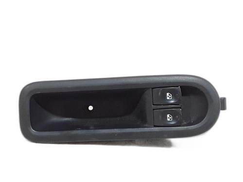 Used Switch RENAULT TWINGO II (CN0_) 1.2 16V (CN0K, CN0V, CN0A) (76 hp) 30915670