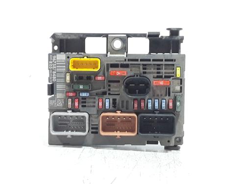 Used Fuse box Fuse box 38158918 38158918
