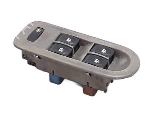Used Switch RENAULT CLIO III (BR0/1, CR0/1) 1.5 dCi (BR0H, CR0H, CR1S, BR1S) (106 hp) 30556120