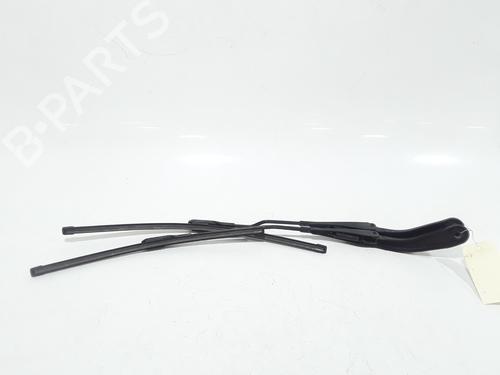Used Front windshield wiper arm BMW 1 (F20) 118 d (143 hp) 25202358