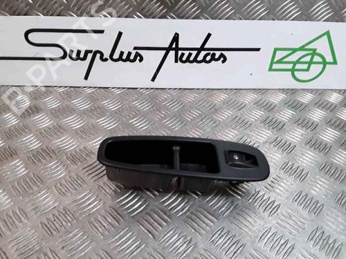 Used Right front window switch FIAT 500L (351_, 352_) 1.6 D Multijet (199LYE1B) (120 hp) 25191198
