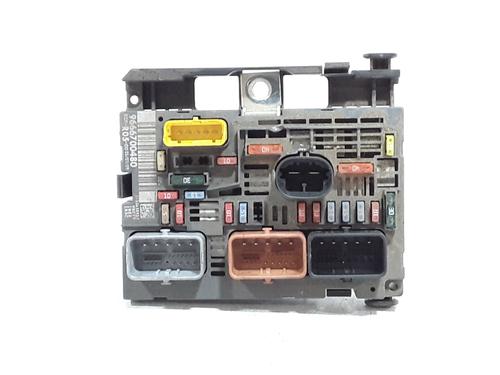 Used Fuse box Fuse box 37861586 37861586